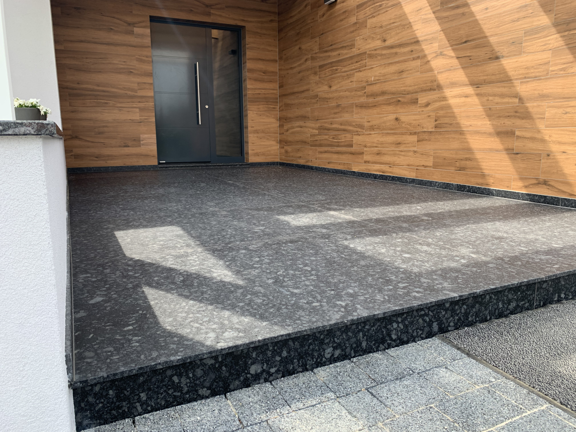 Jak dbać o kamienną posadzkę?